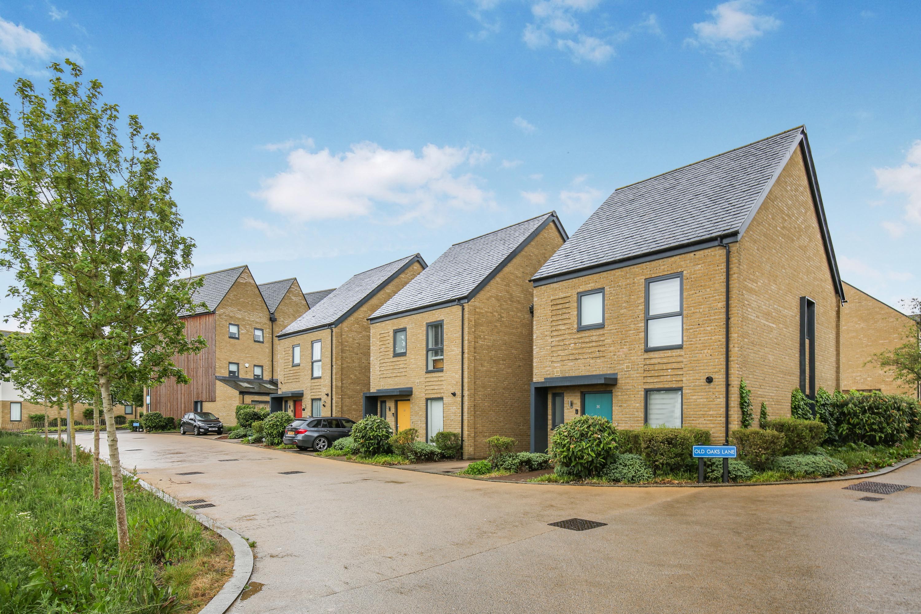 1697667506 Newhall, Harlow 18 (1)